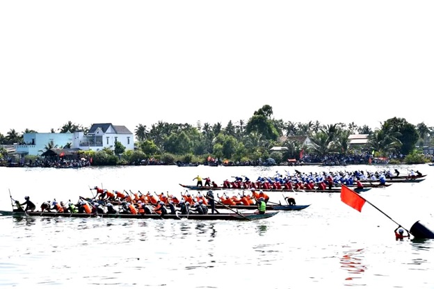 Giải Đua thuyền truyền thống Phát thanh - truyền hình Quảng Nam lần thứ XXVI năm 2023:  Đội thuyền đua nữ Thăng Bình về nhì