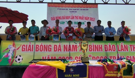 Bình Đào tổ chức giải bóng đá nam lần thứ I