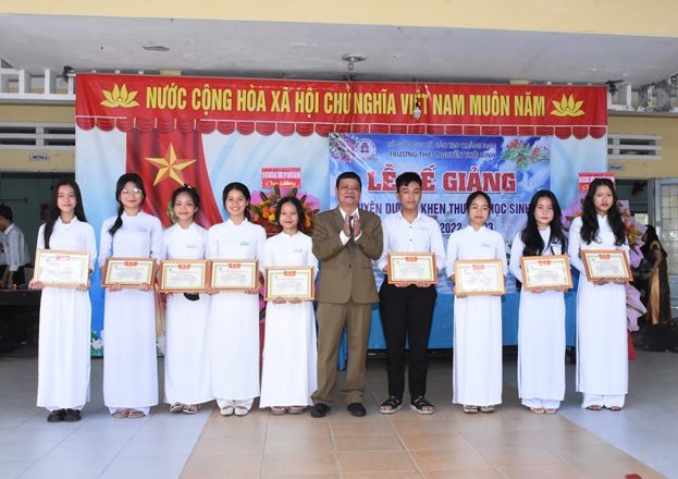 Trường THPT Nguyễn Thái Bình tổ chức Lễ Bế giảng năm học 2022- 2023