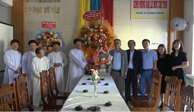 Lãnh đạo huyện Thăng Bình thăm, chúc mừng Đại lễ Thánh Đán Đức Chí  Tôn đạo Cao Đài